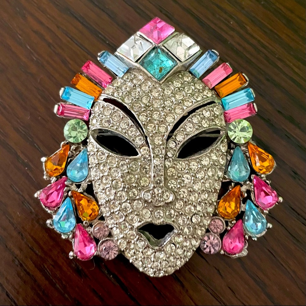 Kabuki mask brooch